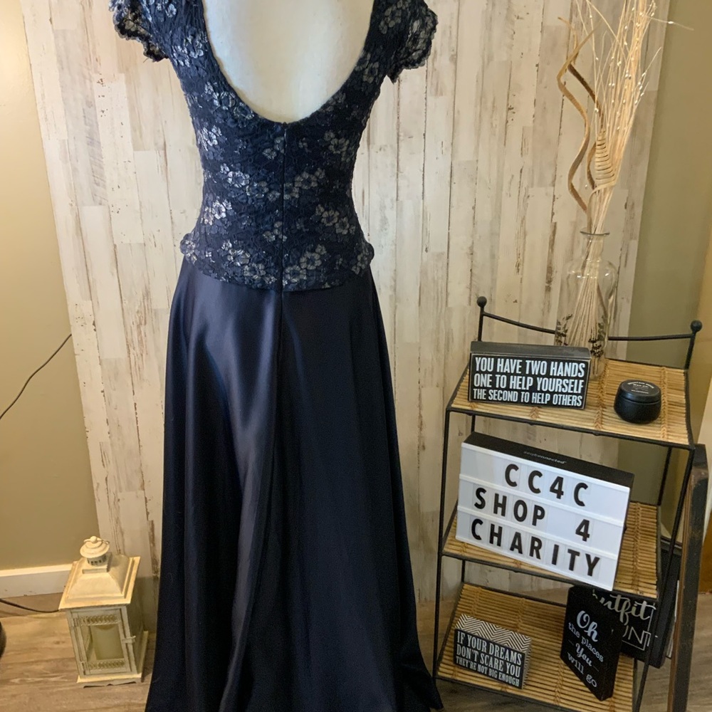 Js Collection Formal Gown. Size 6. - image 4